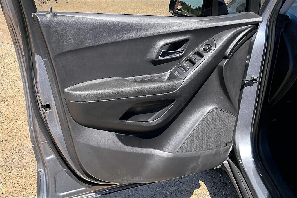 Thumbnail: 2020 Chevrolet Trax - 28