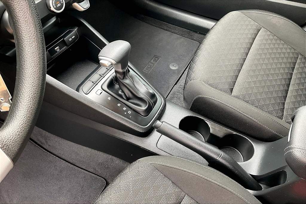 Thumbnail: 2023 Kia Rio - 15