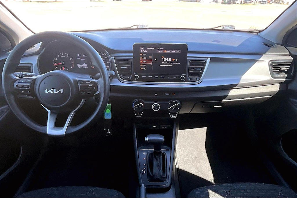 Thumbnail: 2022 Kia Rio - 2