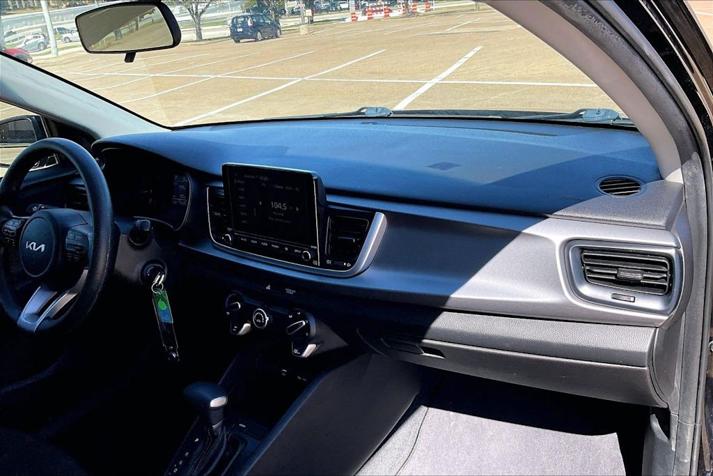 Thumbnail: 2022 Kia Rio - 14