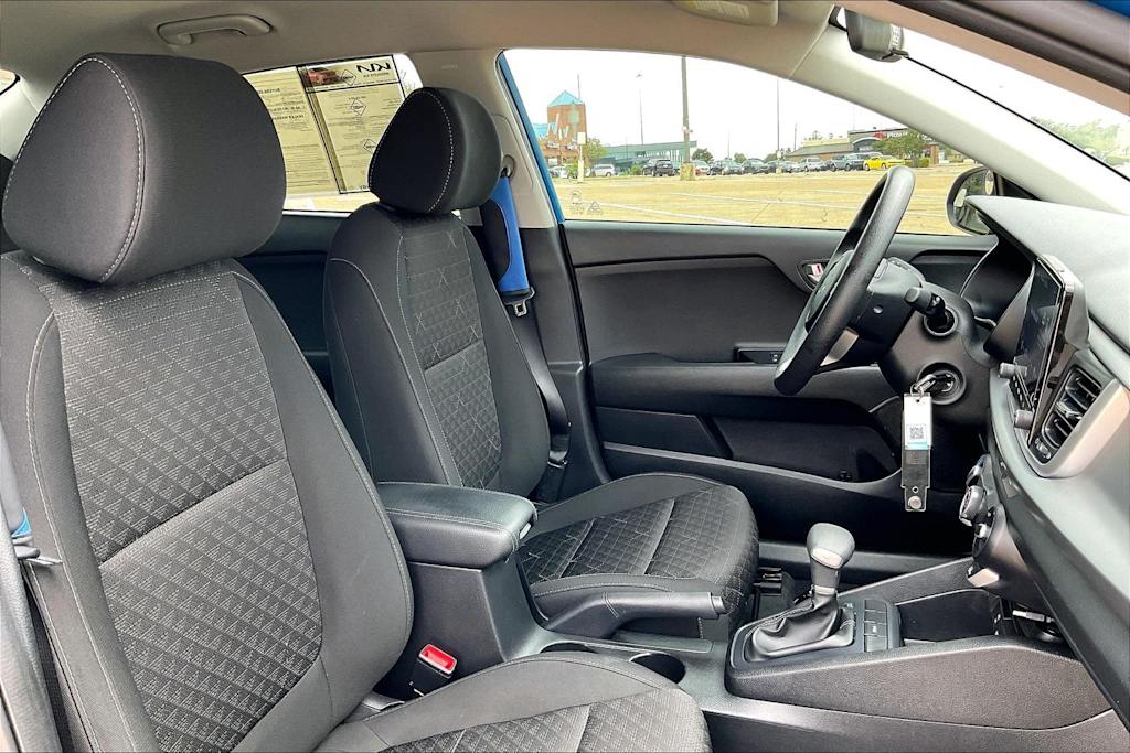Thumbnail: 2023 Kia Rio - 11