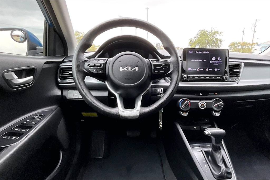 Thumbnail: 2023 Kia Rio - 13