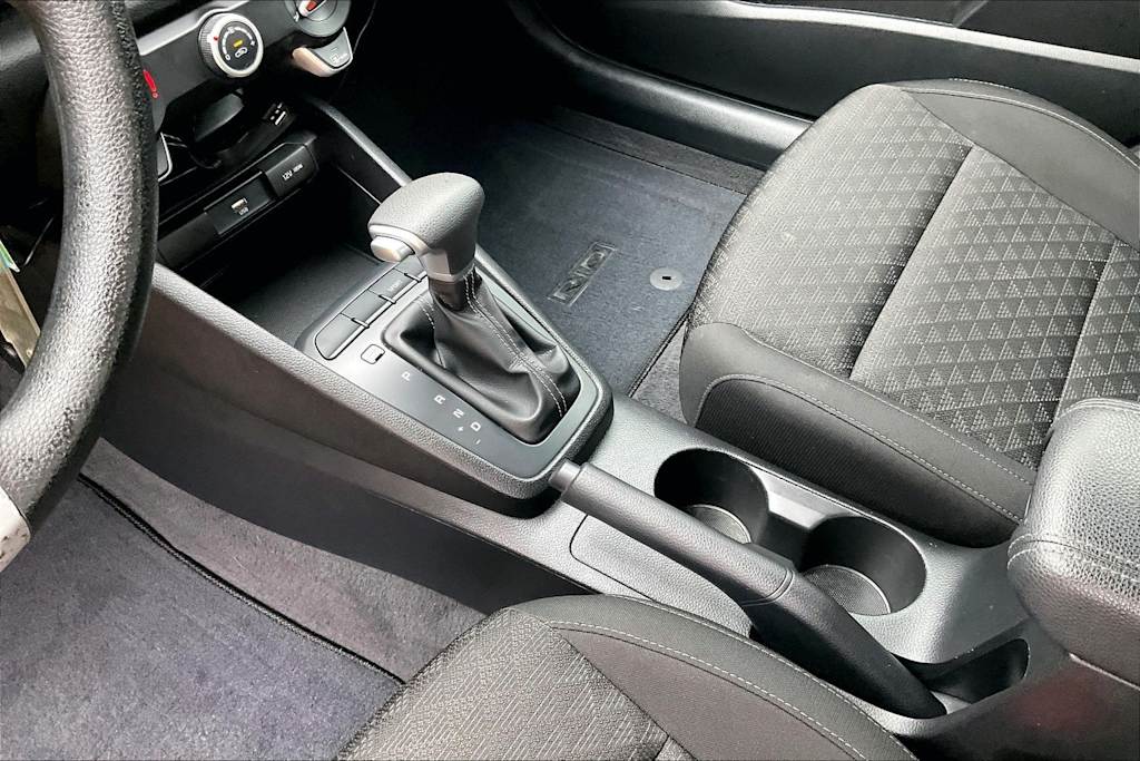 Thumbnail: 2023 Kia Rio - 16