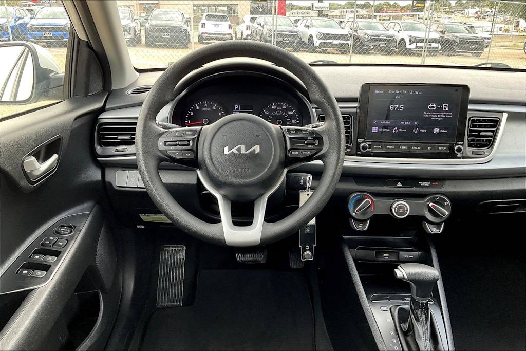 Thumbnail: 2022 Kia Rio - 13