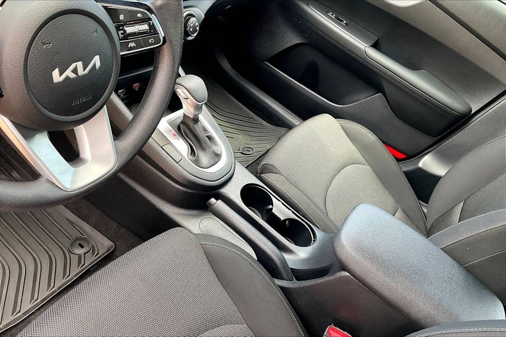 Thumbnail: 2024 Kia Forte - 17