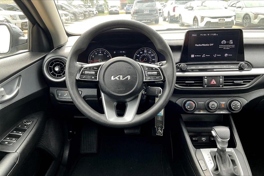 2023 Kia Forte LXS 14