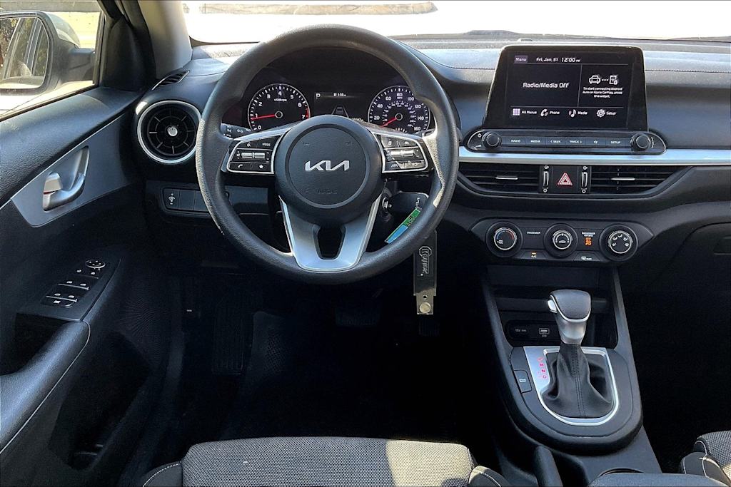 2023 Kia Forte LX 14