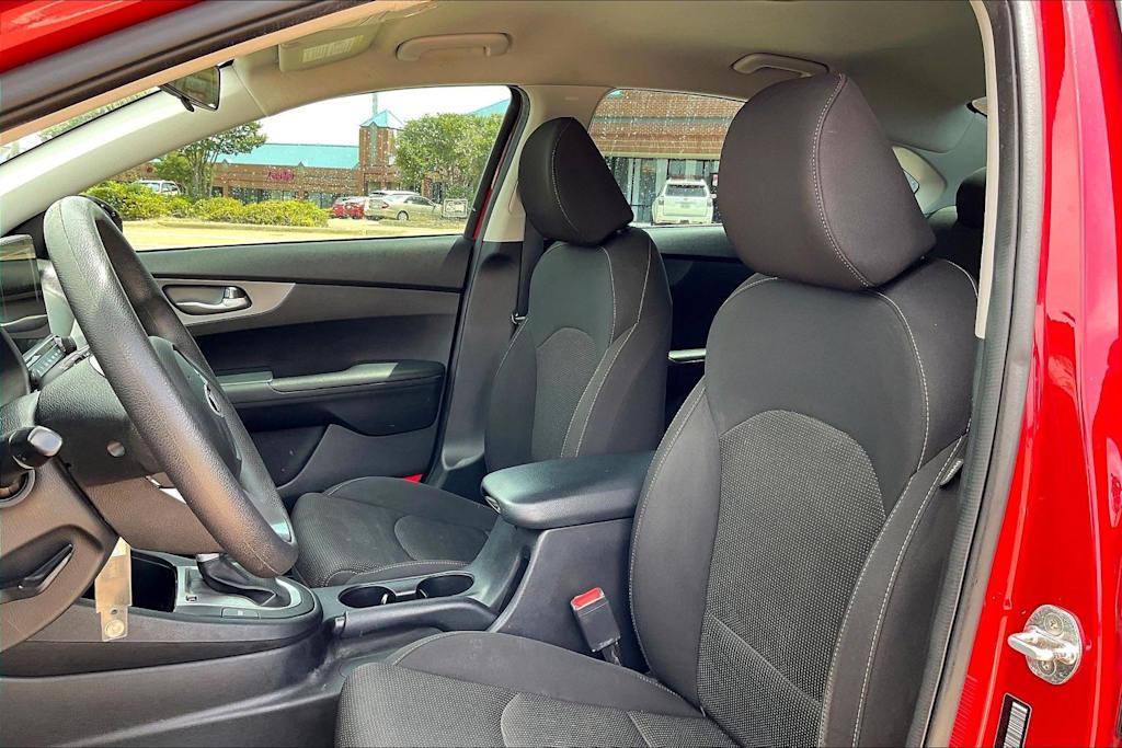 Thumbnail: 2020 Kia Forte - 9