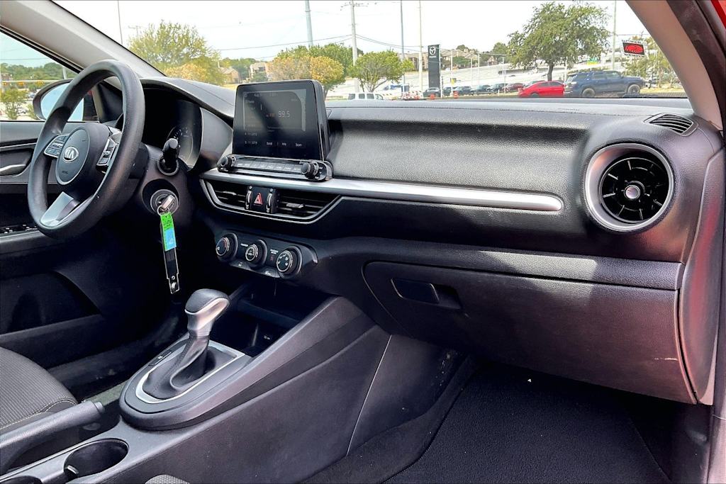 Thumbnail: 2020 Kia Forte - 23
