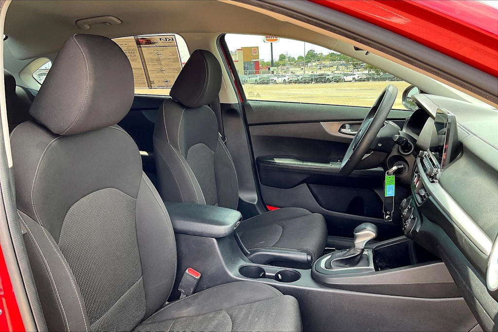 Thumbnail: 2020 Kia Forte - 20