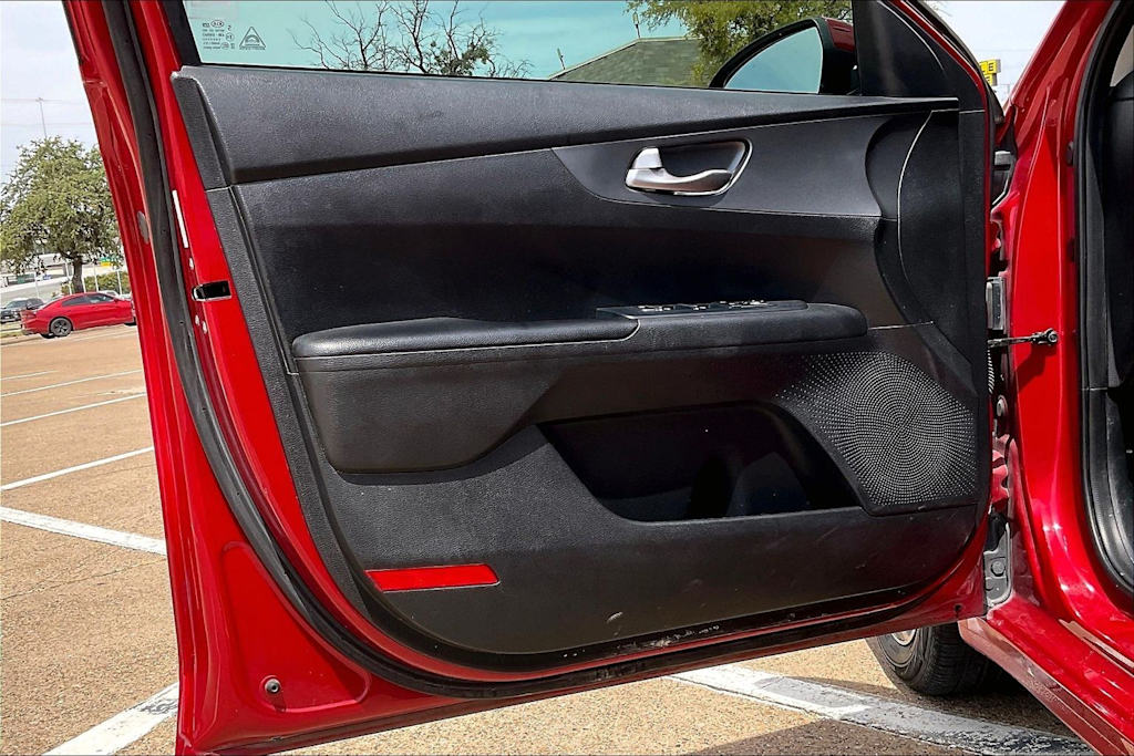 Thumbnail: 2020 Kia Forte - 26
