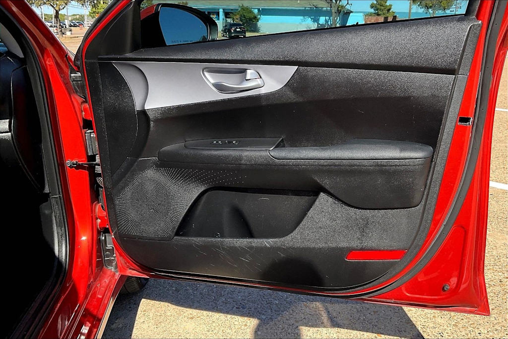 Thumbnail: 2023 Kia Forte - 29