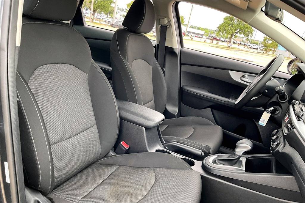 Thumbnail: 2024 Kia Forte - 11