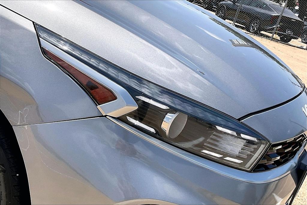 Thumbnail: 2022 Kia Forte - 30