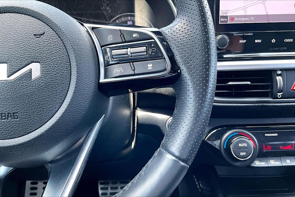 Thumbnail: 2022 Kia Forte - 25