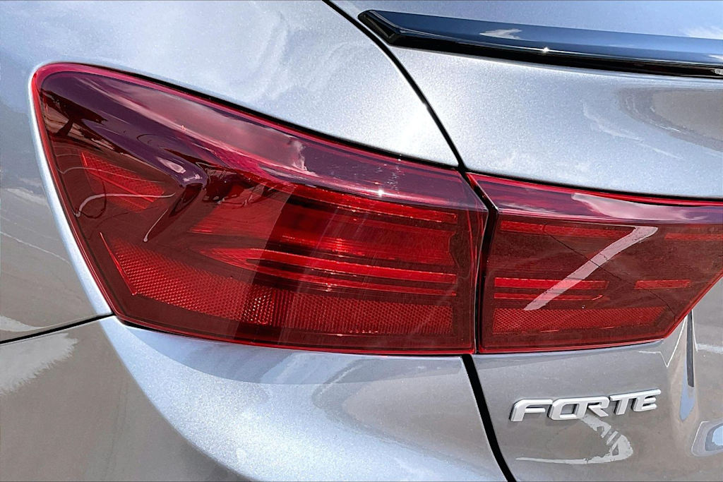 Thumbnail: 2022 Kia Forte - 31