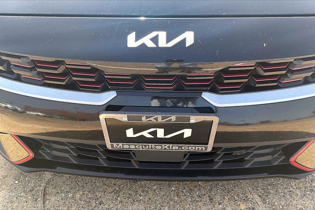 Thumbnail: 2023 Kia Forte - 30