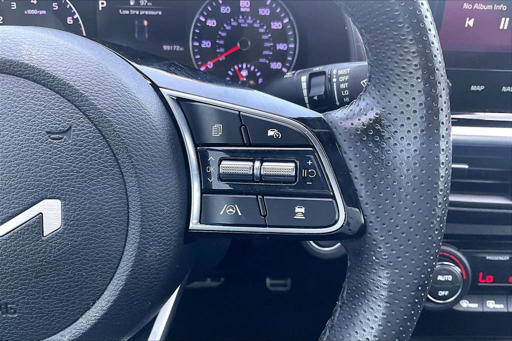 Thumbnail: 2023 Kia Forte - 24