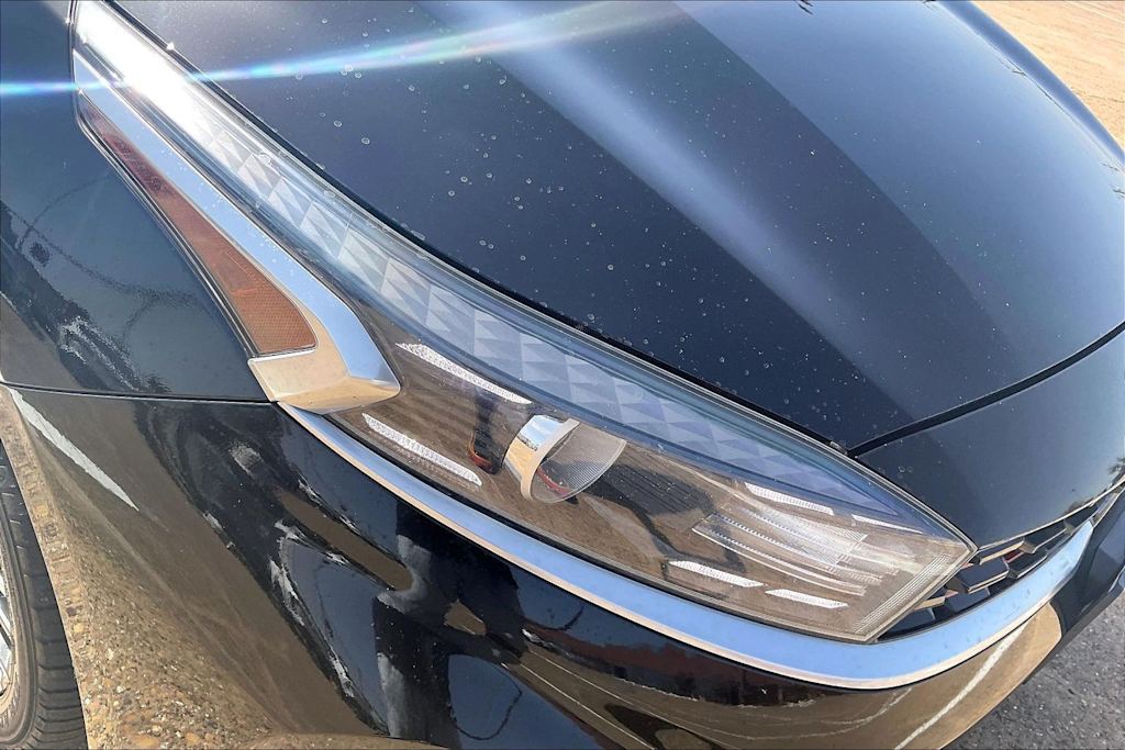 Thumbnail: 2023 Kia Forte - 28