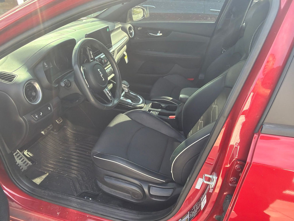 Thumbnail: 2024 Kia Forte - 5