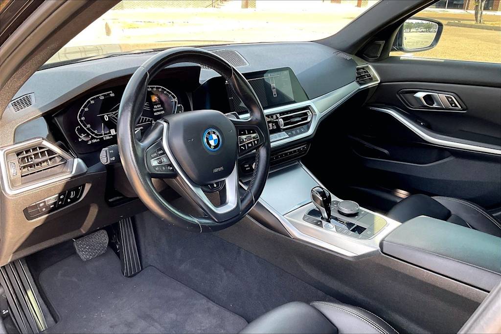 Thumbnail: 2022 BMW 3 Series - 2