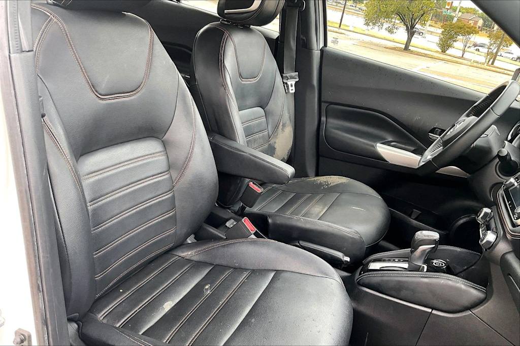 Thumbnail: 2019 Nissan Kicks - 19