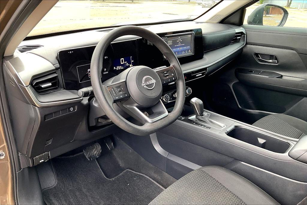 Thumbnail: 2025 Nissan Kicks - 2