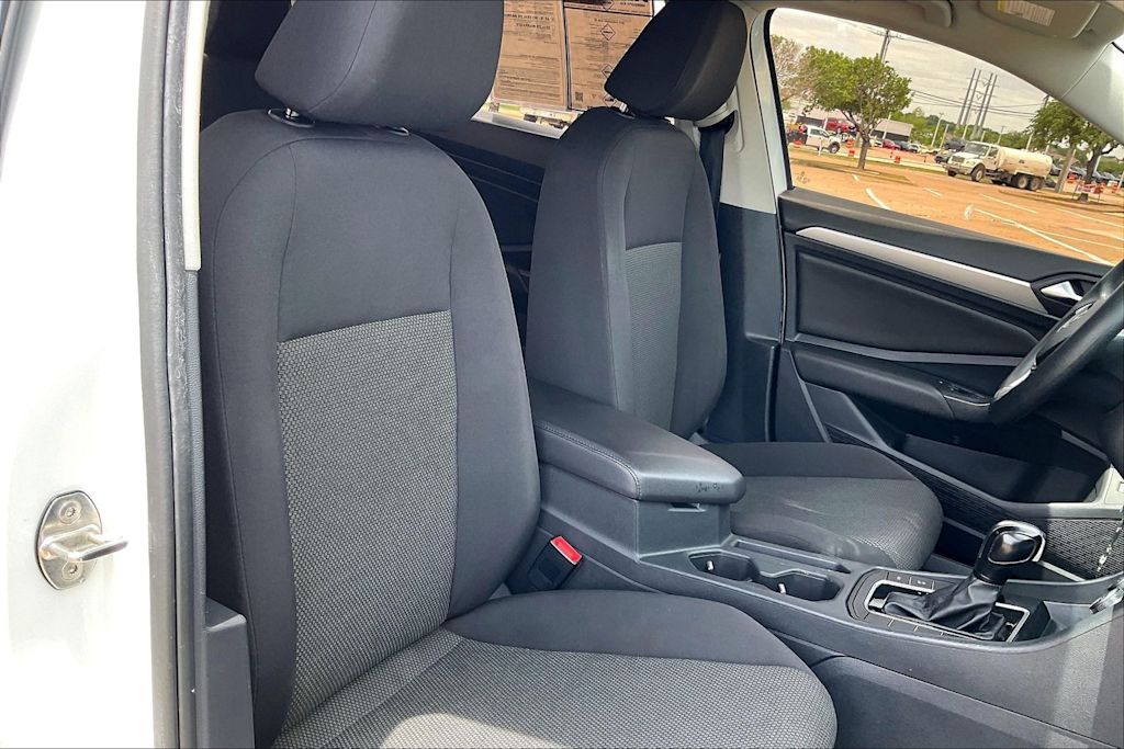 Thumbnail: 2019 Volkswagen Jetta - 11