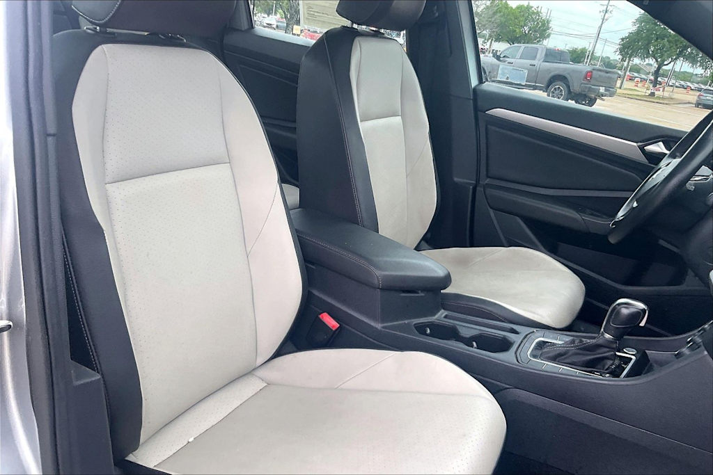 Thumbnail: 2019 Volkswagen Jetta - 10