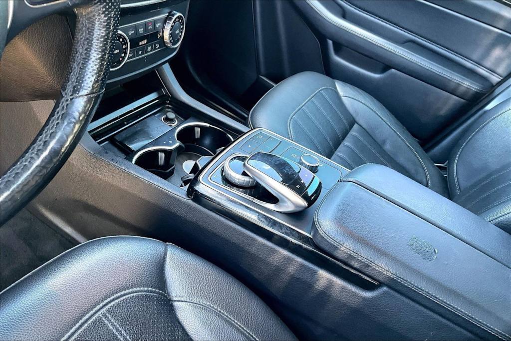 Thumbnail: 2017 Mercedes-Benz GLE - 17