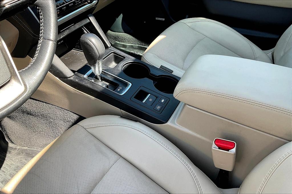 2019 Subaru Outback Limited 16
