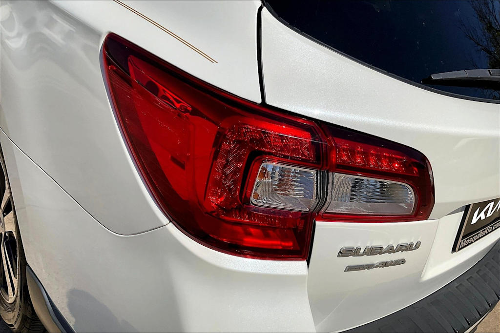 2019 Subaru Outback Limited 32