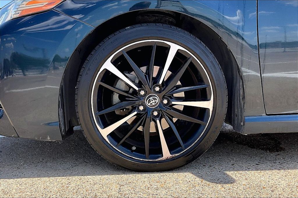 Thumbnail: 2019 Toyota Camry - 8