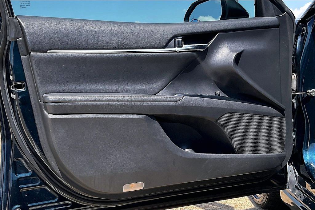 Thumbnail: 2019 Toyota Camry - 26