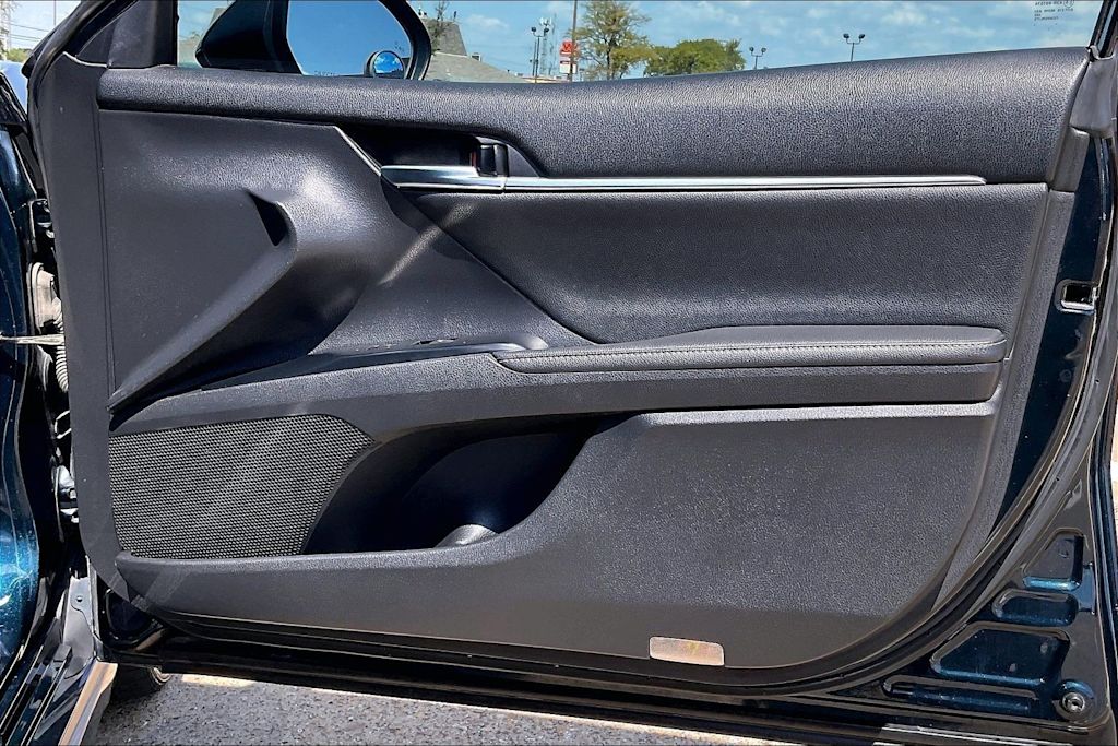 Thumbnail: 2019 Toyota Camry - 27