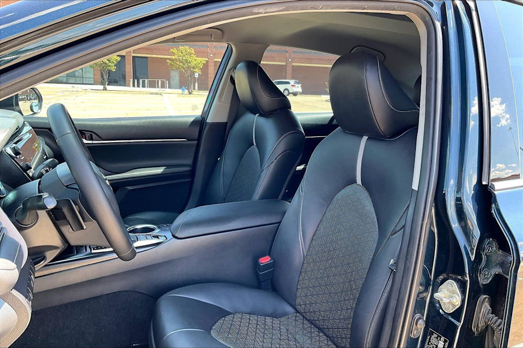 Thumbnail: 2019 Toyota Camry - 10