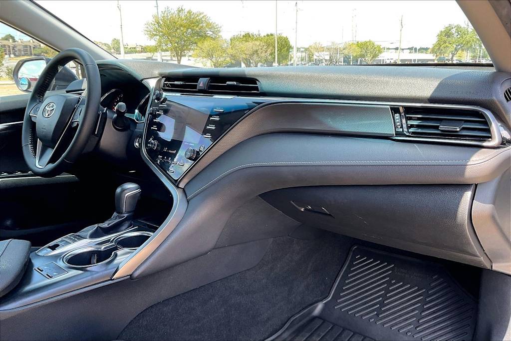 Thumbnail: 2019 Toyota Camry - 14