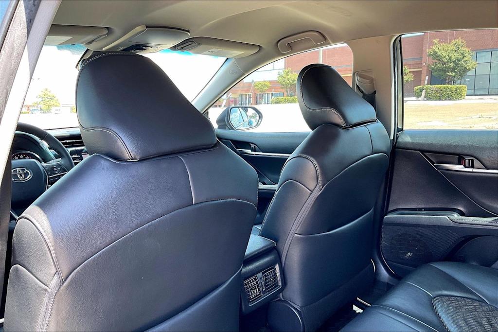 Thumbnail: 2019 Toyota Camry - 12