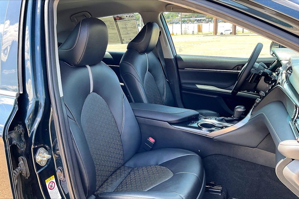 Thumbnail: 2019 Toyota Camry - 11
