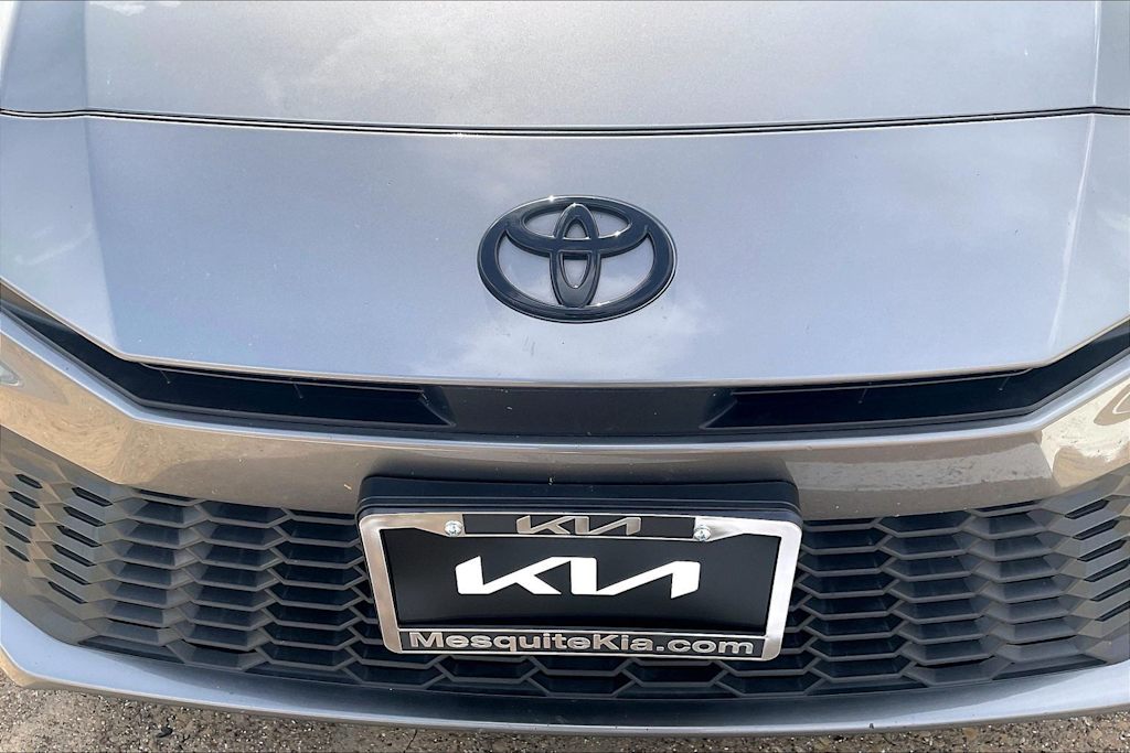 Thumbnail: 2025 Toyota Camry - 32