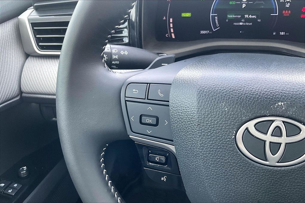 Thumbnail: 2025 Toyota Camry - 23