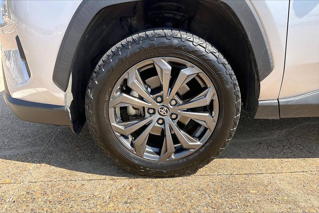 Thumbnail: 2023 Toyota RAV4 - 8
