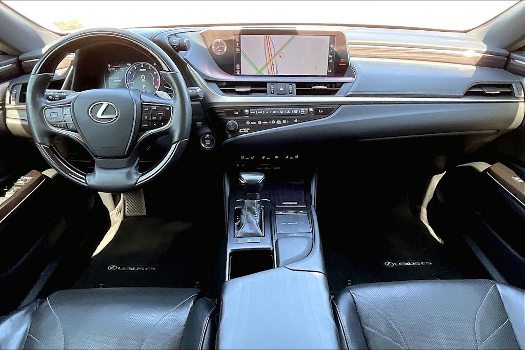 Thumbnail: 2020 Lexus ES - 10