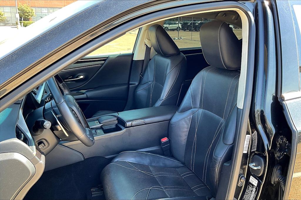 Thumbnail: 2020 Lexus ES - 11