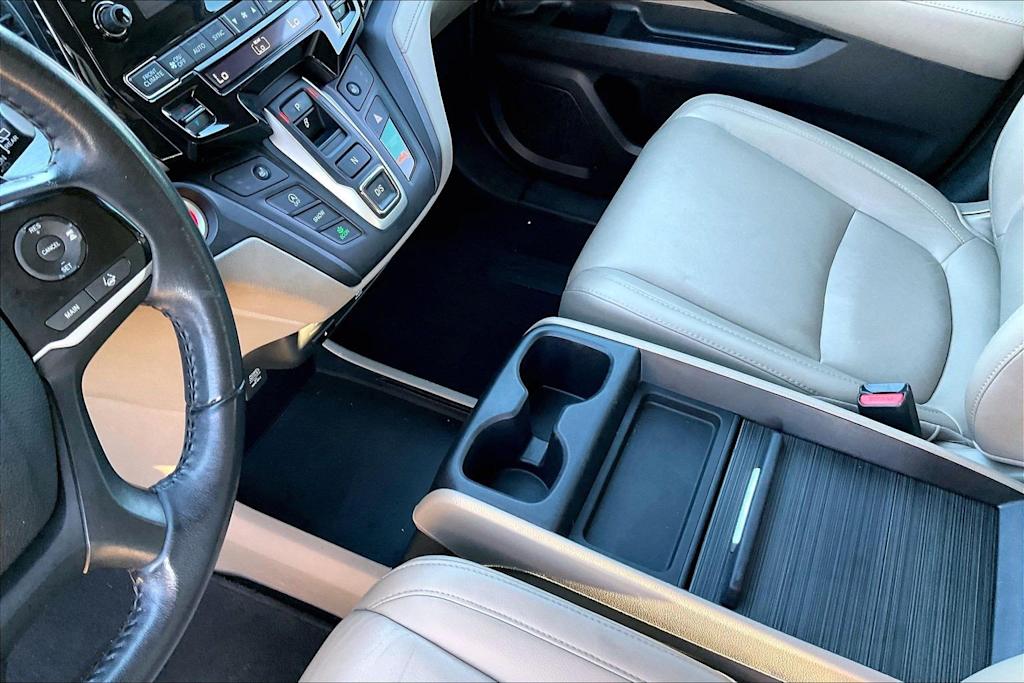 Thumbnail: 2020 Honda Odyssey - 21