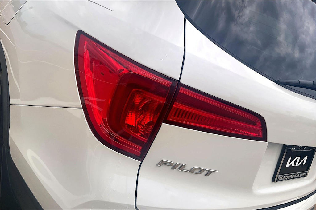 Thumbnail: 2016 Honda Pilot - 30