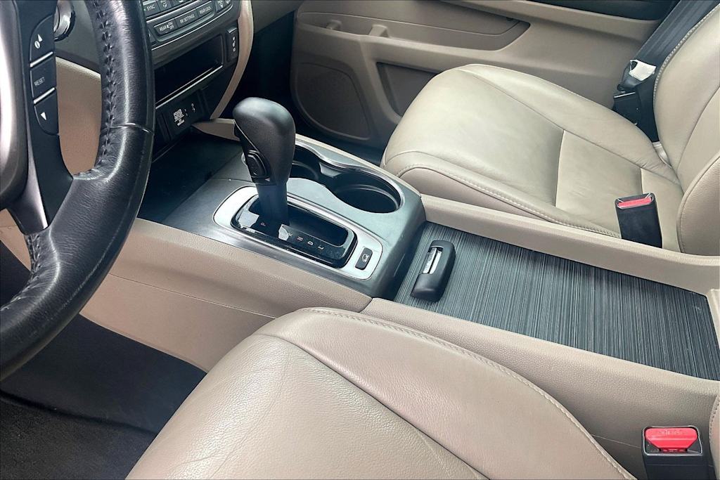 Thumbnail: 2016 Honda Pilot - 16
