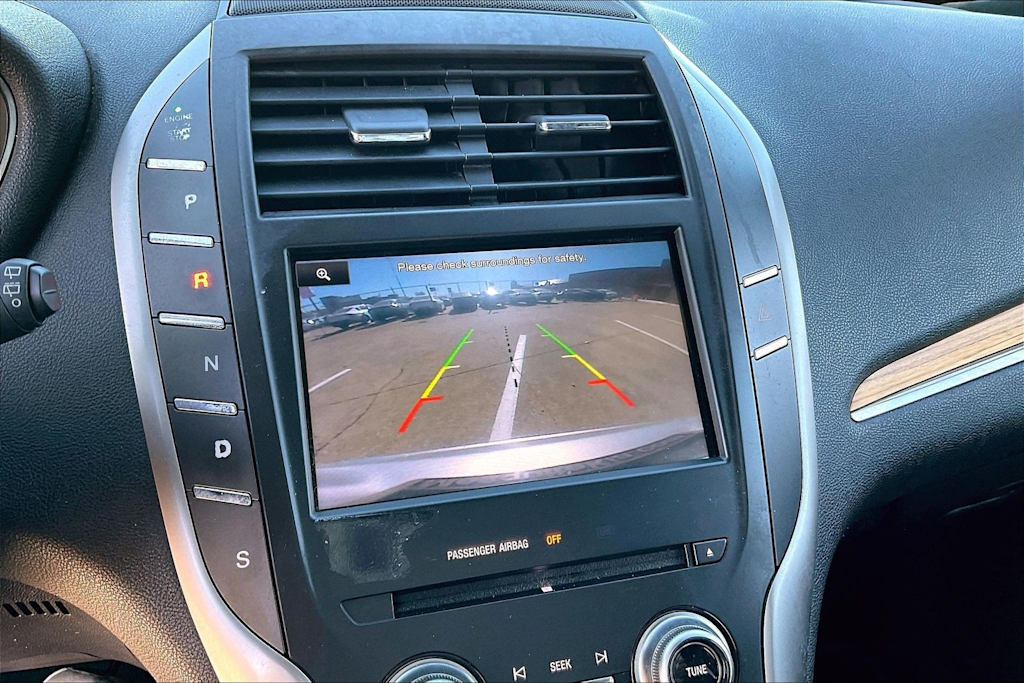 Thumbnail: 2015 Lincoln MKC - 16