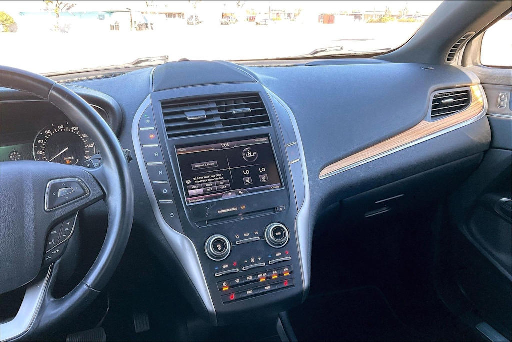 Thumbnail: 2015 Lincoln MKC - 15