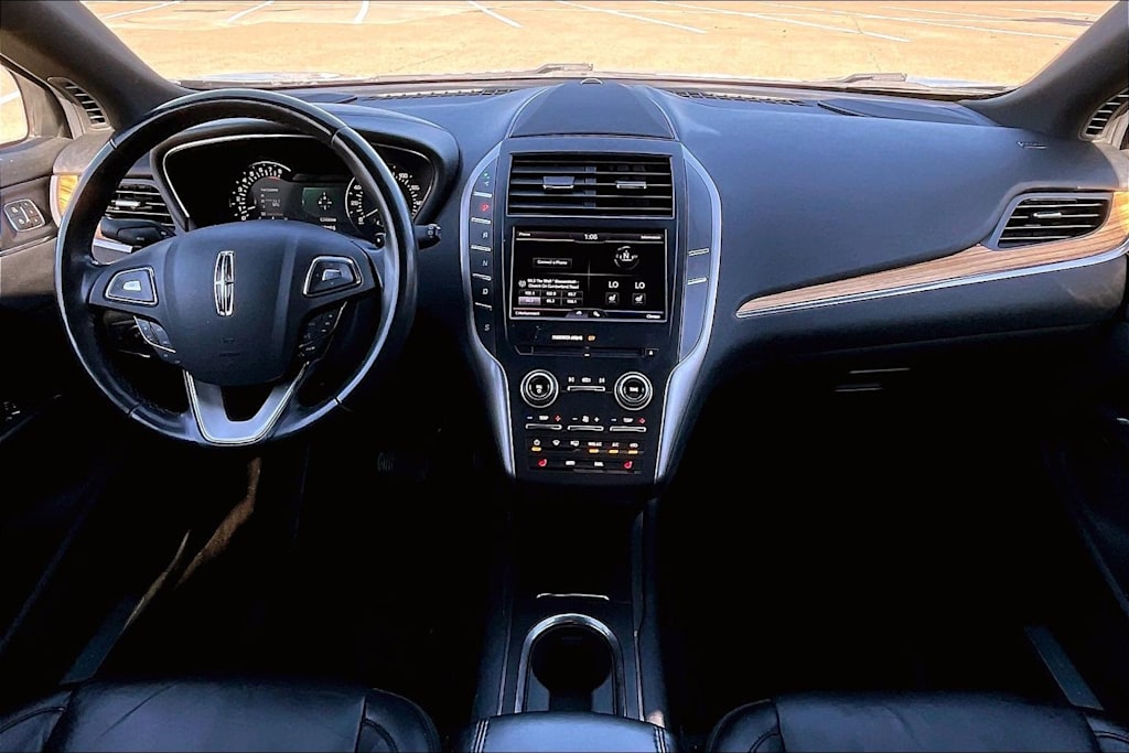 Thumbnail: 2015 Lincoln MKC - 10